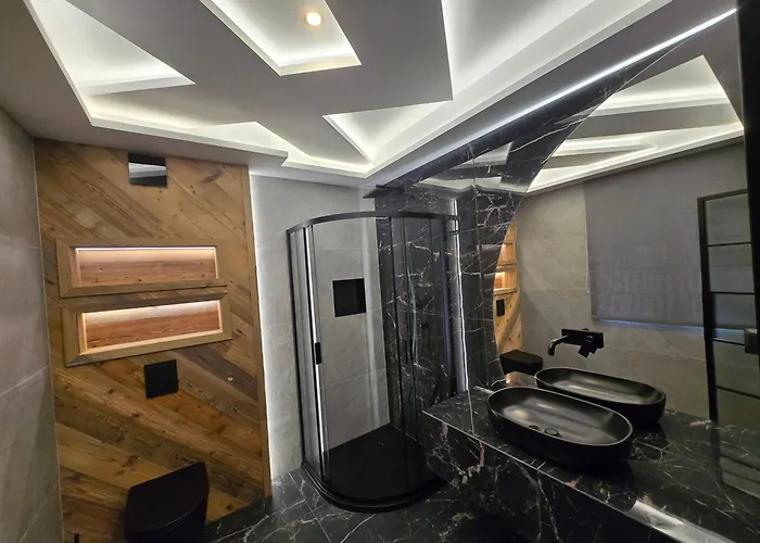 Kryjowka Pod Reglami * زاكوباني