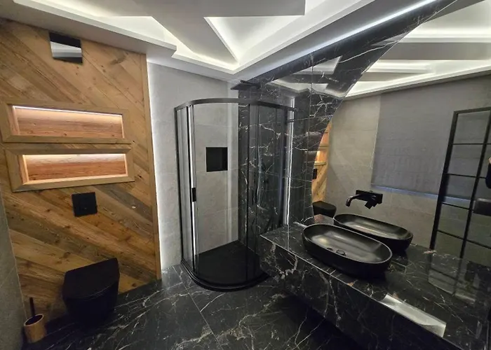 Kryjowka Pod Reglami * زاكوباني