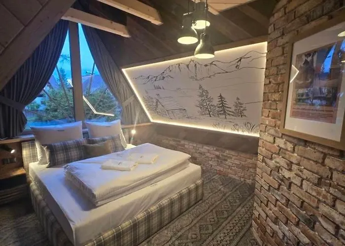 Kryjowka Pod Reglami * زاكوباني